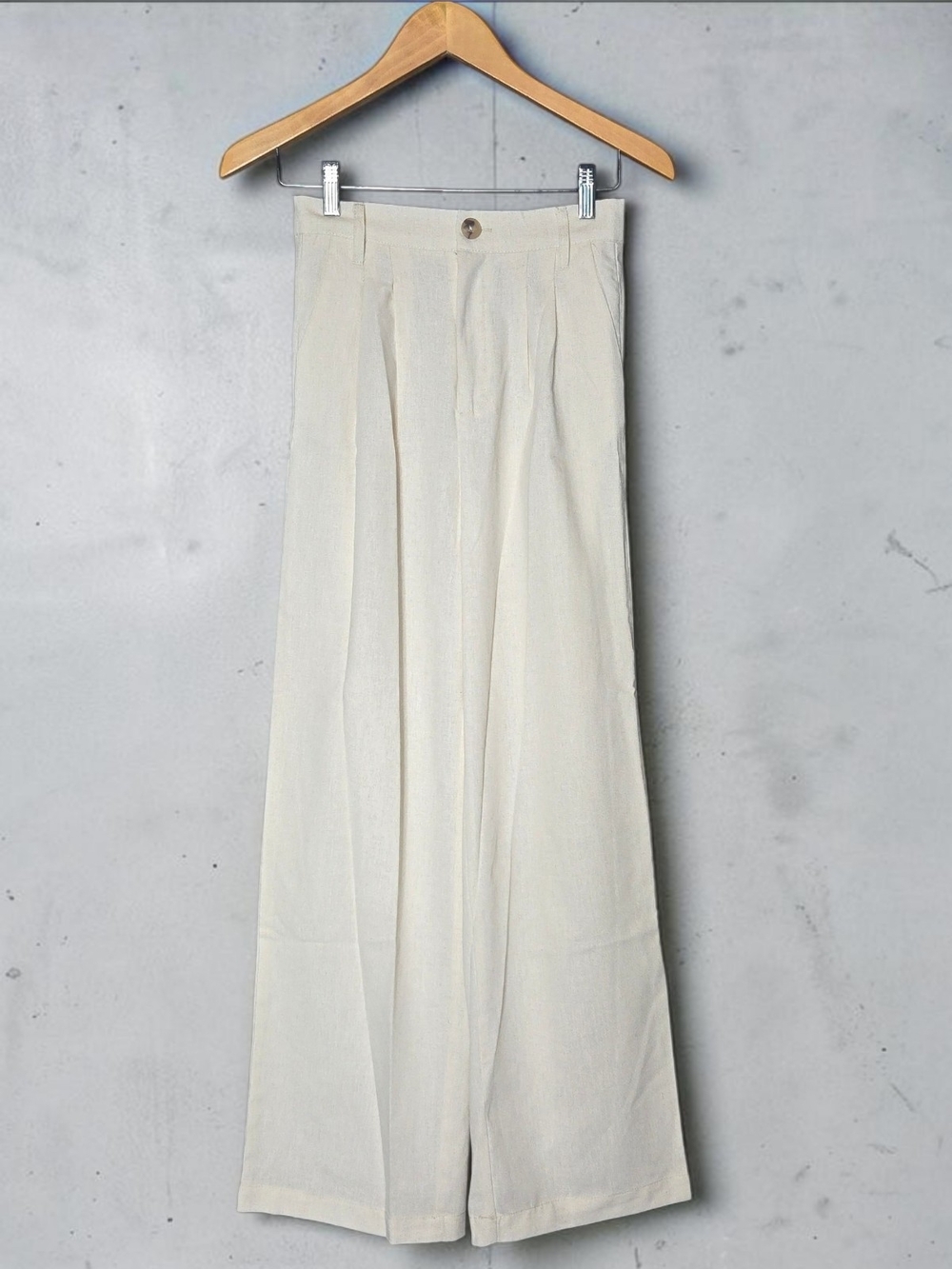 NWT Streetwear Society Cream Wide-Leg Maxi Pants with Pleats
